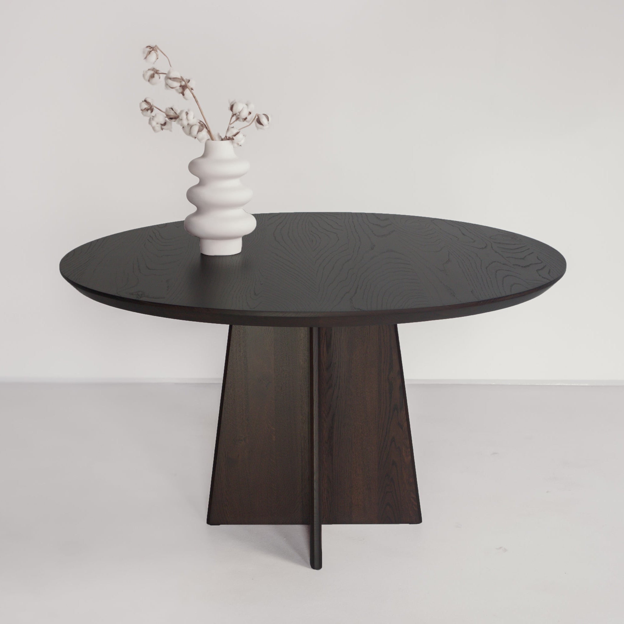 GIRA - Organic Shape Smoked Oak - Round Massive Table