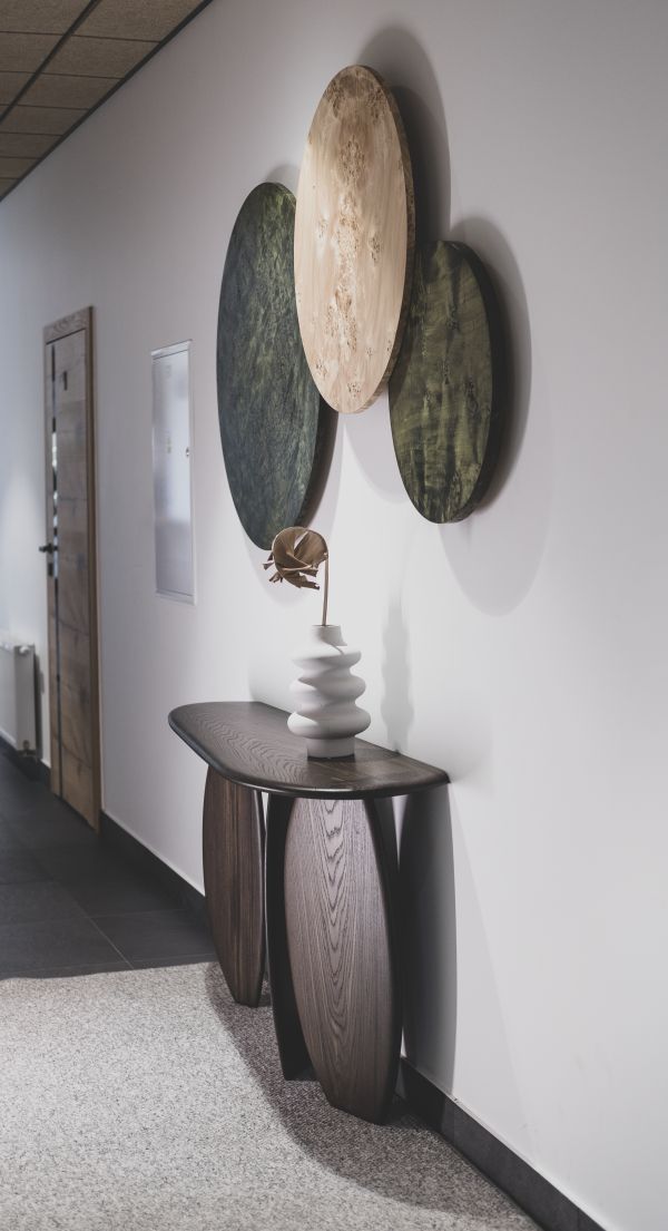 MOON wall lamp (poplar burl: natural, blue, red, olive, black)